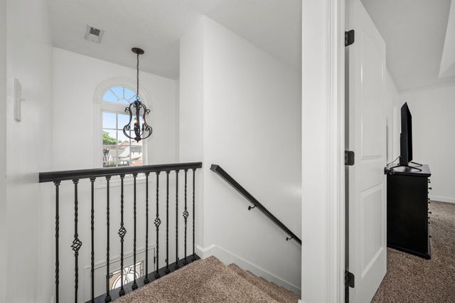 689 Fox Hound Dr, Clarksville, TN 37040