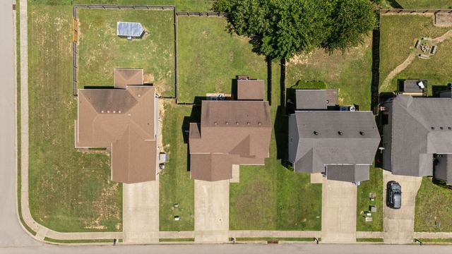 689 Fox Hound Dr, Clarksville, TN 37040