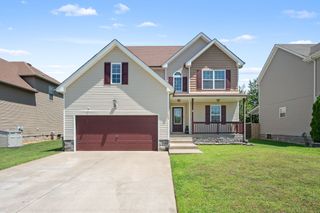 689 Fox Hound Dr, Clarksville, TN 37040
