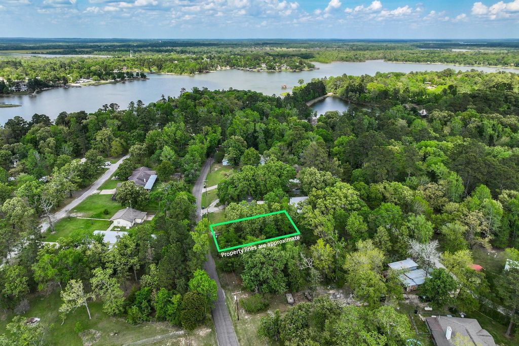 164 Lakeland Rd, Huntsville, TX 77340