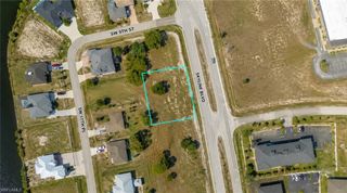 806 Skyline BLVD, Cape Coral, FL 33991
