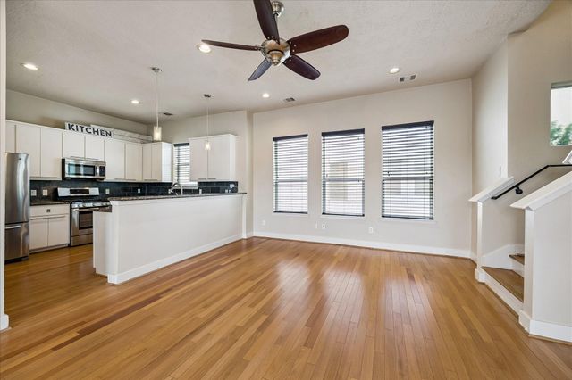 1902 Fletcher Street, Houston, TX 77009