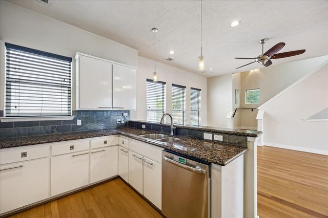 1902 Fletcher Street, Houston, TX 77009