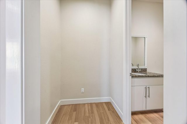 1902 Fletcher Street, Houston, TX 77009