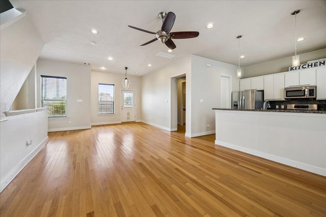 1902 Fletcher Street, Houston, TX 77009