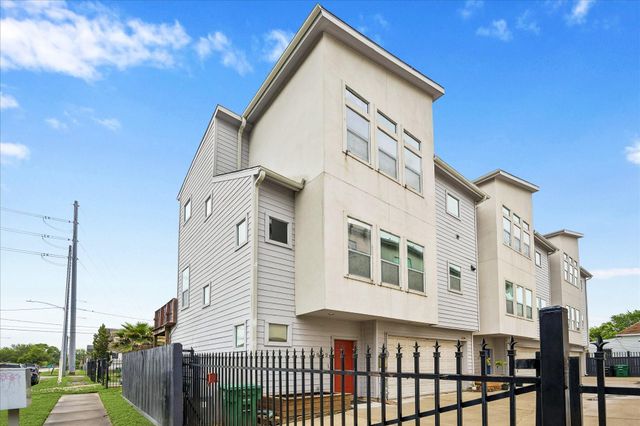 1902 Fletcher Street, Houston, TX 77009