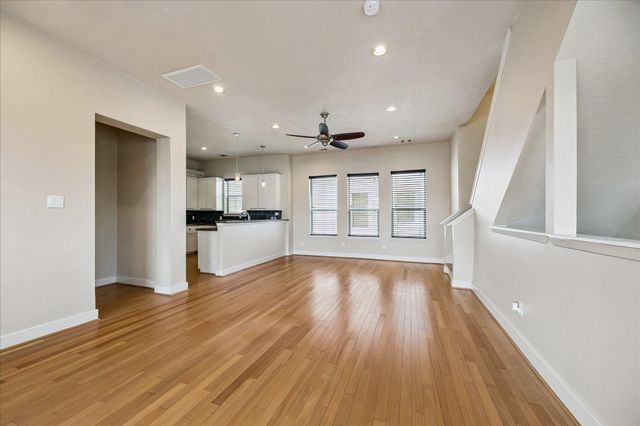 1902 Fletcher Street, Houston, TX 77009