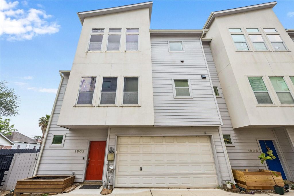 1902 Fletcher Street, Houston, TX 77009