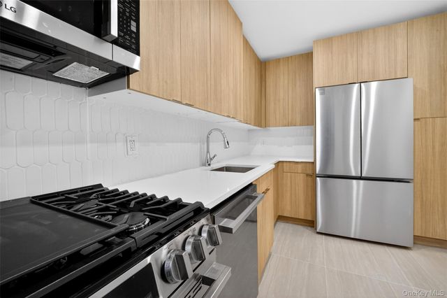 48-25 43rd Street 2J, Woodside, NY 11377