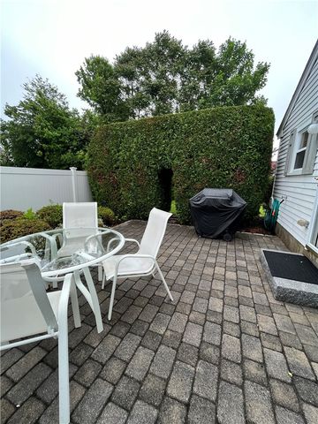 101 Briarwood Avenue A, Middletown, RI 02842