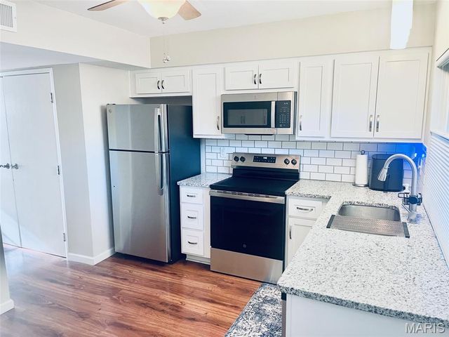 13438 Forestlac Drive, St Louis, MO 63141