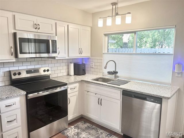 13438 Forestlac Drive, St Louis, MO 63141