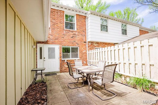 13438 Forestlac Drive, St Louis, MO 63141