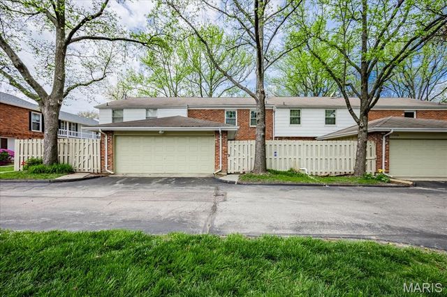 13438 Forestlac Drive, St Louis, MO 63141