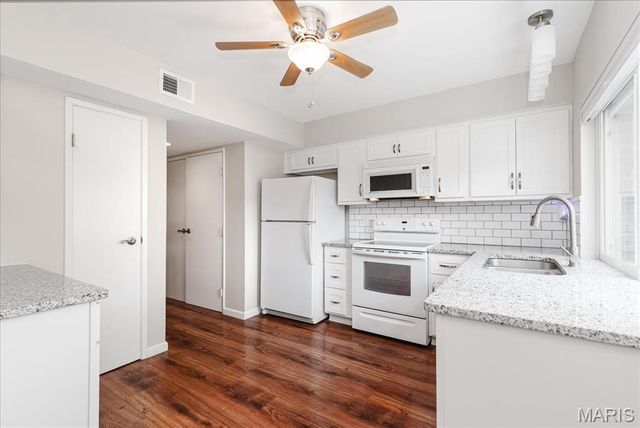 13438 Forestlac Drive, St Louis, MO 63141