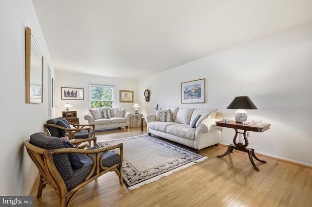 10 WANDERING TRAIL, Potomac, MD 20854