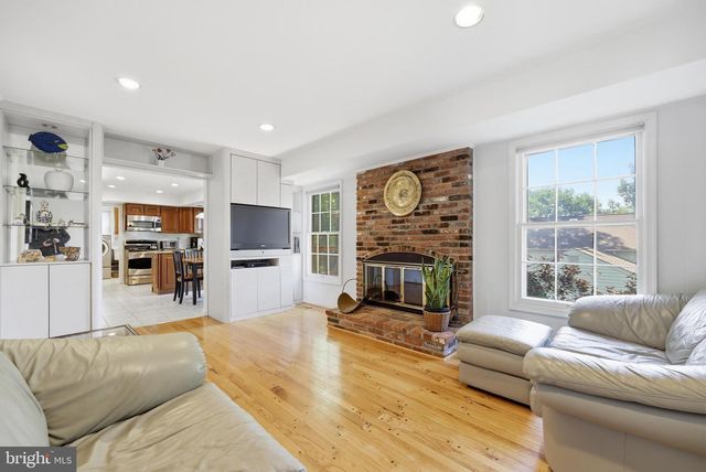 10 WANDERING TRAIL, Potomac, MD 20854