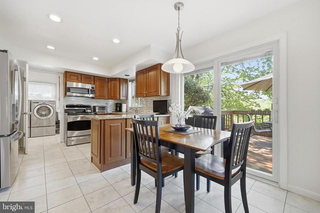 10 WANDERING TRAIL, Potomac, MD 20854