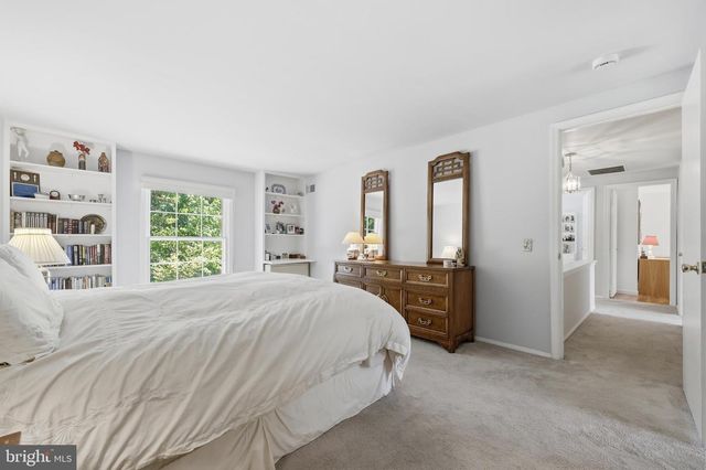 10 WANDERING TRAIL, Potomac, MD 20854