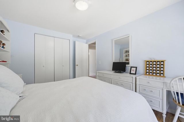 10 WANDERING TRAIL, Potomac, MD 20854