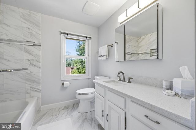 10 WANDERING TRAIL, Potomac, MD 20854