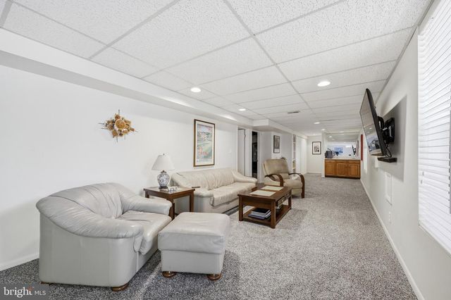 10 WANDERING TRAIL, Potomac, MD 20854