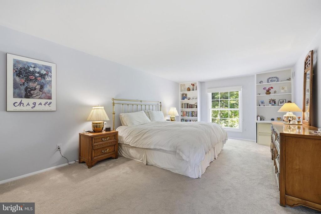 Image 27 of property listing at 10 WANDERING TRAIL, Potomac, MD 20854