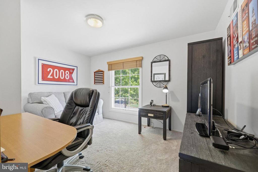 Image 39 of property listing at 10 WANDERING TRAIL, Potomac, MD 20854
