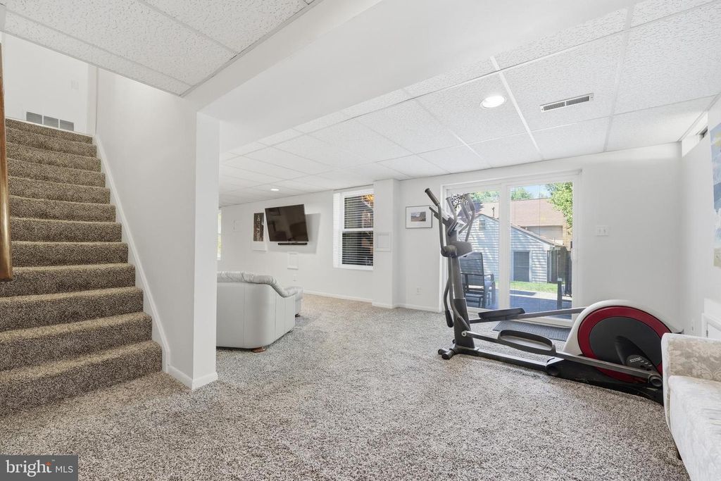 Image 42 of property listing at 10 WANDERING TRAIL, Potomac, MD 20854