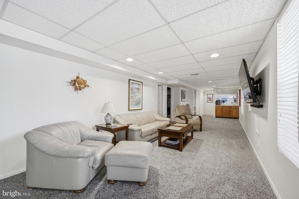 Image 45 of property listing at 10 WANDERING TRAIL, Potomac, MD 20854
