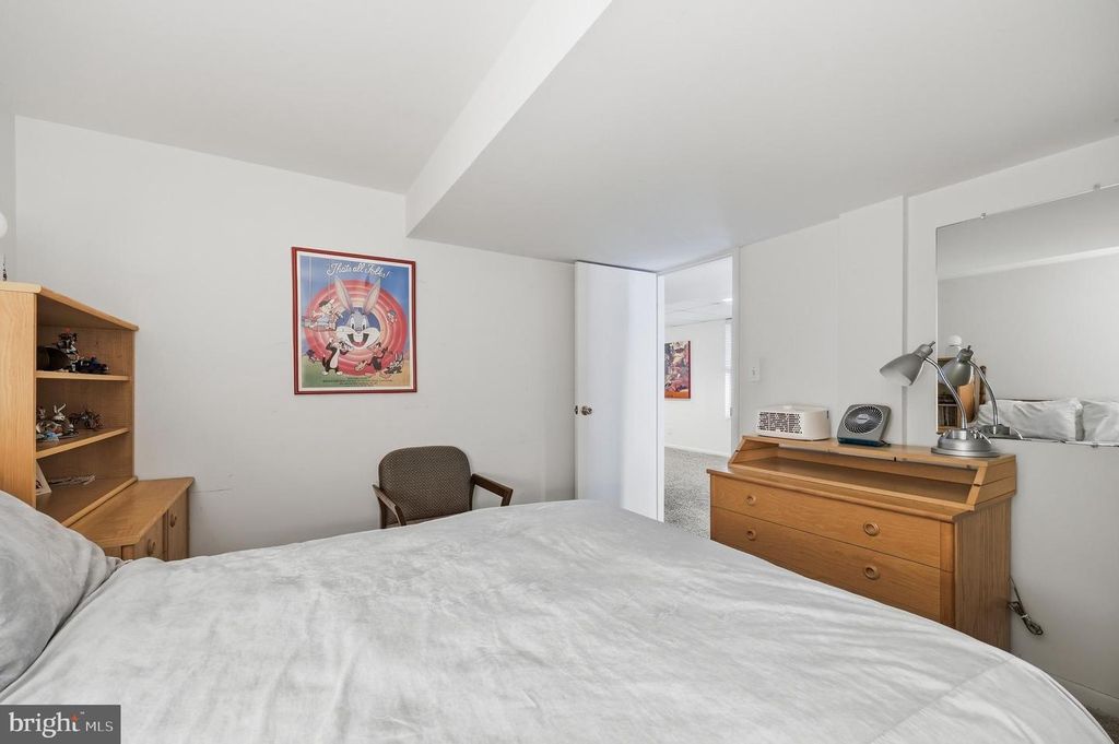 Image 50 of property listing at 10 WANDERING TRAIL, Potomac, MD 20854