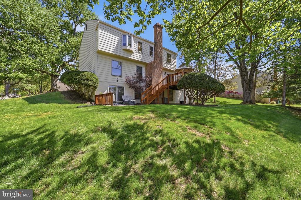 Image 60 of property listing at 10 WANDERING TRAIL, Potomac, MD 20854
