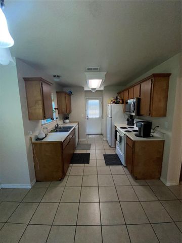 150 Sendero Drive, Huntsville, TX 77340