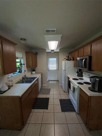 150 Sendero Drive, Huntsville, TX 77340