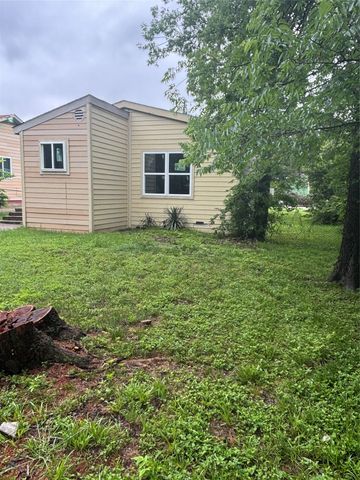 1212 Mclean Avenue, Dallas, TX 75211