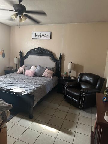 4378 McCart Avenue, Fort Worth, TX 76115