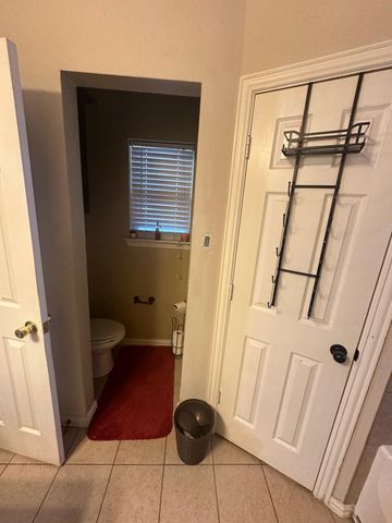 4378 McCart Avenue, Fort Worth, TX 76115