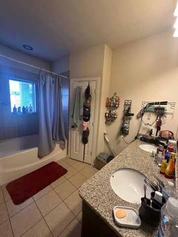 4378 McCart Avenue, Fort Worth, TX 76115