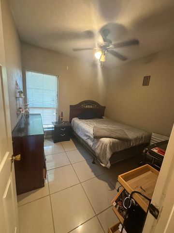 4378 McCart Avenue, Fort Worth, TX 76115