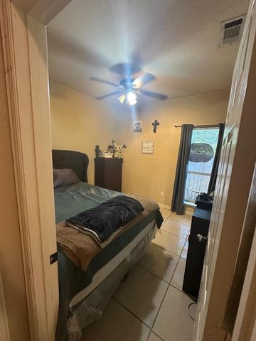 4378 McCart Avenue, Fort Worth, TX 76115
