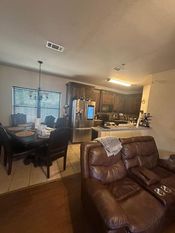 4378 McCart Avenue, Fort Worth, TX 76115