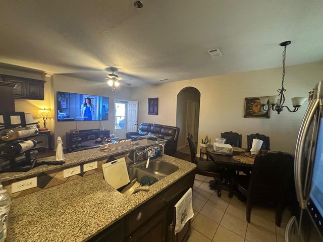 4378 McCart Avenue, Fort Worth, TX 76115