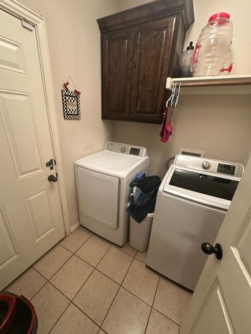 4378 McCart Avenue, Fort Worth, TX 76115
