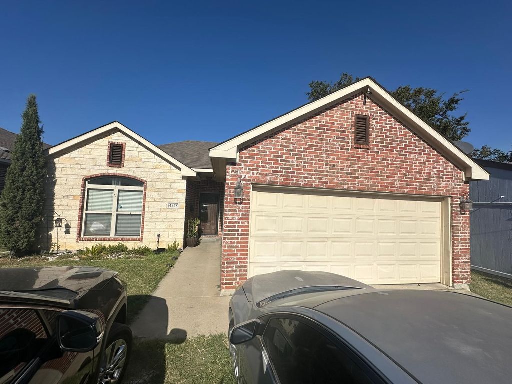 4378 McCart Avenue, Fort Worth, TX 76115