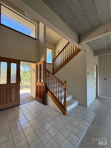 1330 Van Pelt Dr, Ukiah, CA 95482