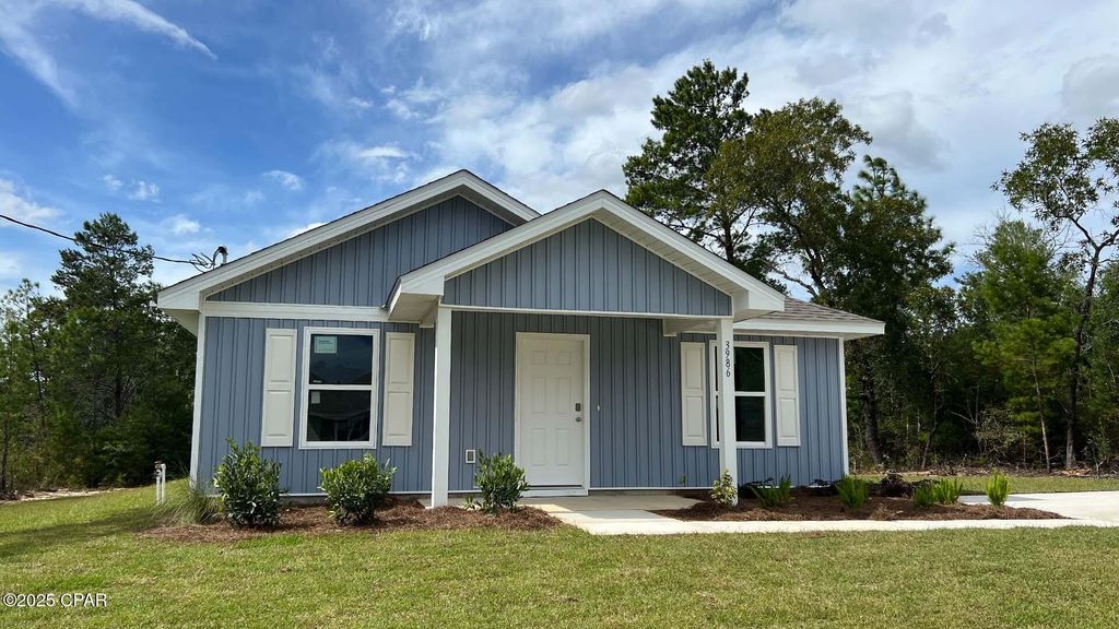 3986 Horizon Avenue, Chipley, FL 32428