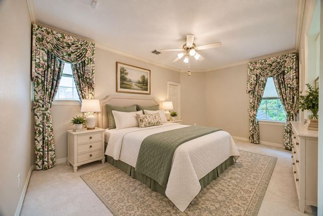 15 Golf Links Court, Kingwood, TX 77339