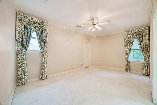 15 Golf Links Court, Kingwood, TX 77339