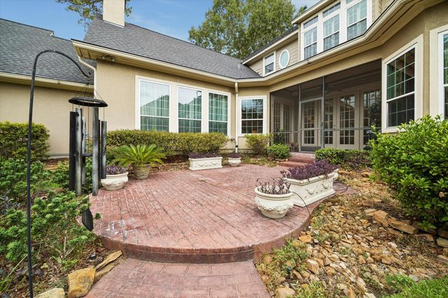 15 Golf Links Court, Kingwood, TX 77339
