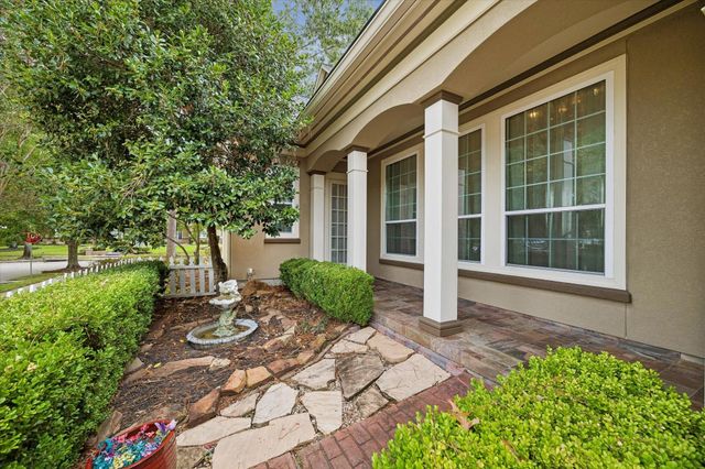 15 Golf Links Court, Kingwood, TX 77339